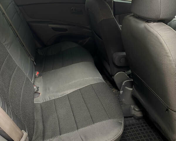 Оранжевый Киа Рио, объемом двигателя 1.4 л и пробегом 258 тыс. км за 4600 $, фото 22 на Automoto.ua