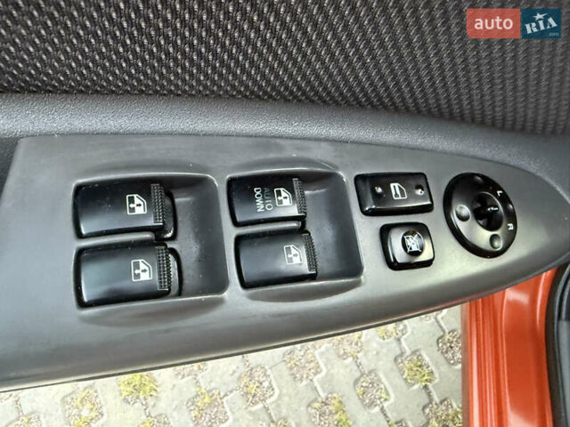 Помаранчевий Кіа Ріо, об'ємом двигуна 1.4 л та пробігом 164 тис. км за 5250 $, фото 22 на Automoto.ua
