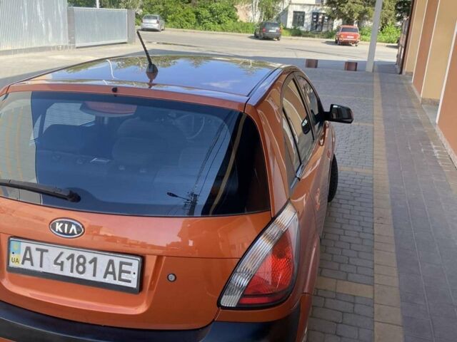 Оранжевый Киа Рио, объемом двигателя 1.4 л и пробегом 322 тыс. км за 4100 $, фото 8 на Automoto.ua