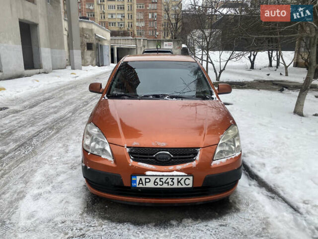 Оранжевый Киа Рио, объемом двигателя 1.4 л и пробегом 259 тыс. км за 4200 $, фото 8 на Automoto.ua