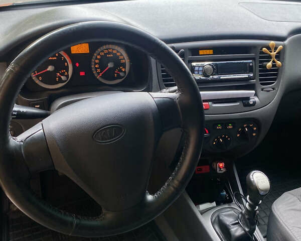 Оранжевый Киа Рио, объемом двигателя 1.4 л и пробегом 258 тыс. км за 4600 $, фото 21 на Automoto.ua