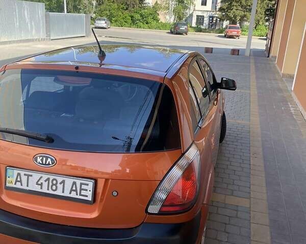 Оранжевый Киа Рио, объемом двигателя 1.4 л и пробегом 322 тыс. км за 4100 $, фото 9 на Automoto.ua