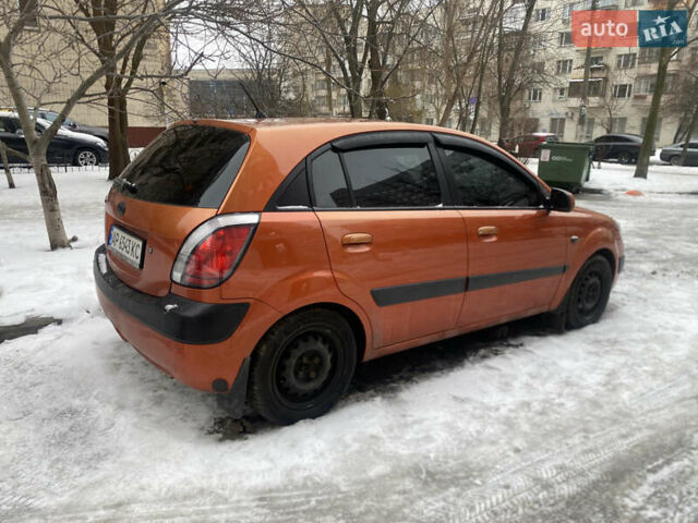 Оранжевый Киа Рио, объемом двигателя 1.4 л и пробегом 259 тыс. км за 4200 $, фото 6 на Automoto.ua