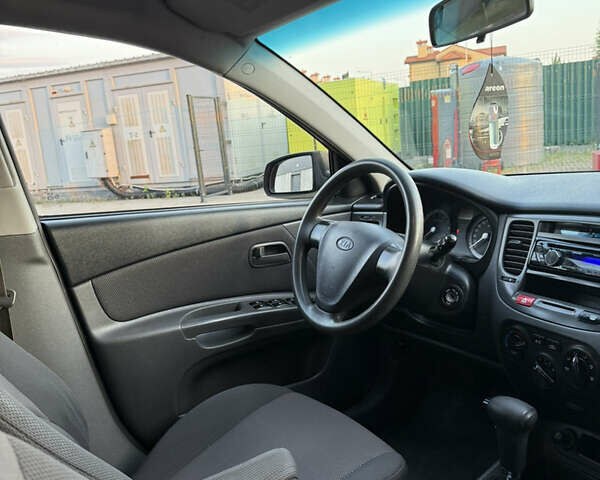 Помаранчевий Кіа Ріо, об'ємом двигуна 1.4 л та пробігом 164 тис. км за 5250 $, фото 31 на Automoto.ua