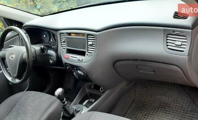 Помаранчевий Кіа Ріо, об'ємом двигуна 0 л та пробігом 75 тис. км за 4700 $, фото 2 на Automoto.ua