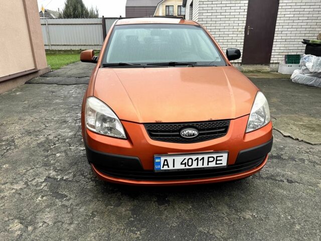 Оранжевый Киа Рио, объемом двигателя 1.4 л и пробегом 150 тыс. км за 4200 $, фото 1 на Automoto.ua