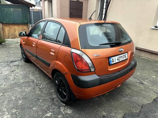 Оранжевый Киа Рио, объемом двигателя 1.4 л и пробегом 150 тыс. км за 4200 $, фото 6 на Automoto.ua