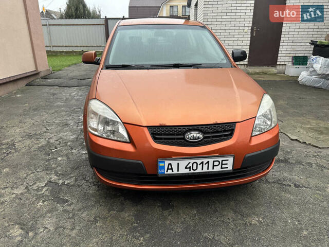 Оранжевый Киа Рио, объемом двигателя 1.4 л и пробегом 150 тыс. км за 4200 $, фото 1 на Automoto.ua