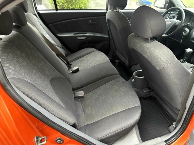 Оранжевый Киа Рио, объемом двигателя 1.4 л и пробегом 150 тыс. км за 4200 $, фото 16 на Automoto.ua