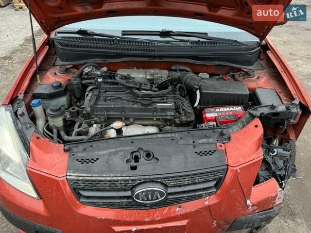 Помаранчевий Кіа Ріо, об'ємом двигуна 1.4 л та пробігом 168 тис. км за 3250 $, фото 8 на Automoto.ua