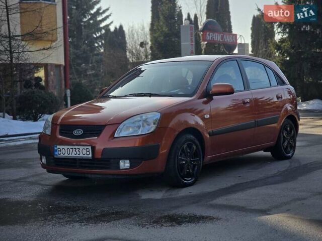 Оранжевый Киа Рио, объемом двигателя 1.4 л и пробегом 232 тыс. км за 3999 $, фото 4 на Automoto.ua