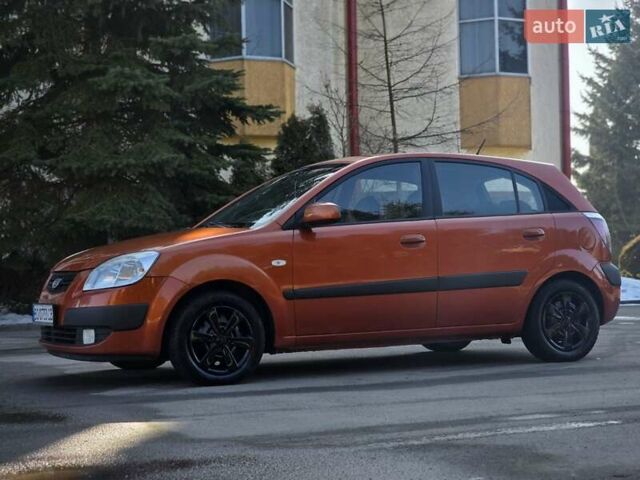 Оранжевый Киа Рио, объемом двигателя 1.4 л и пробегом 232 тыс. км за 3999 $, фото 7 на Automoto.ua