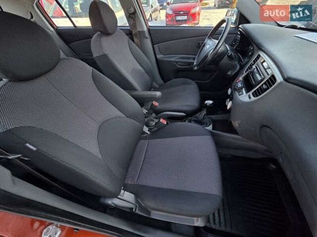 Оранжевый Киа Рио, объемом двигателя 1.4 л и пробегом 232 тыс. км за 3999 $, фото 30 на Automoto.ua