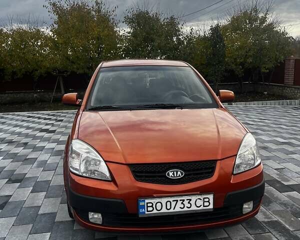 Кіа Ріо 2008 у Тернополі на Automoto.ua Помаранчевий Кіа Ріо, об'ємом двигуна 1.4 л та пробігом 230 тис. км за 3900 $, фото 1 на Automoto.ua