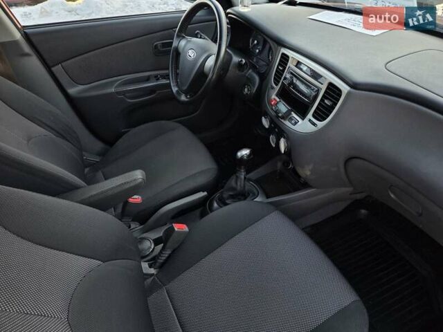 Оранжевый Киа Рио, объемом двигателя 1.4 л и пробегом 232 тыс. км за 3999 $, фото 27 на Automoto.ua