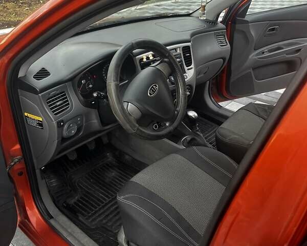 Кіа Ріо 2008 у Тернополі на Automoto.ua Помаранчевий Кіа Ріо, об'ємом двигуна 1.4 л та пробігом 230 тис. км за 3900 $, фото 18 на Automoto.ua
