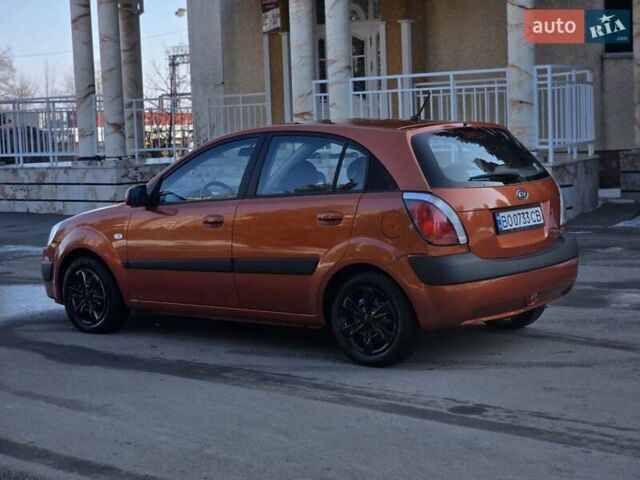 Оранжевый Киа Рио, объемом двигателя 1.4 л и пробегом 232 тыс. км за 3999 $, фото 5 на Automoto.ua