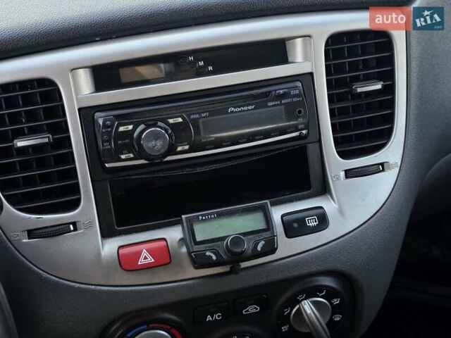 Оранжевый Киа Рио, объемом двигателя 1.4 л и пробегом 232 тыс. км за 3999 $, фото 34 на Automoto.ua