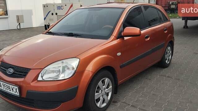 Помаранчевий Кіа Ріо, об'ємом двигуна 1.4 л та пробігом 164 тис. км за 5600 $, фото 10 на Automoto.ua