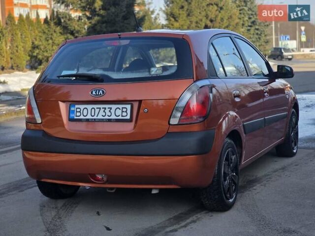 Оранжевый Киа Рио, объемом двигателя 1.4 л и пробегом 232 тыс. км за 3999 $, фото 10 на Automoto.ua