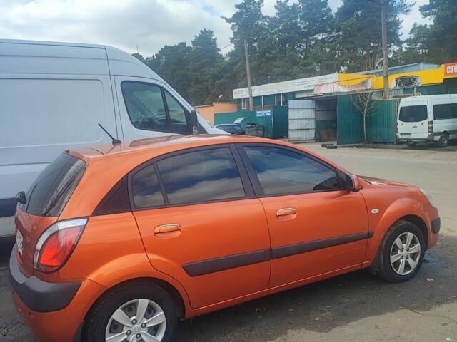 Оранжевый Киа Рио, объемом двигателя 1.4 л и пробегом 235 тыс. км за 5000 $, фото 4 на Automoto.ua