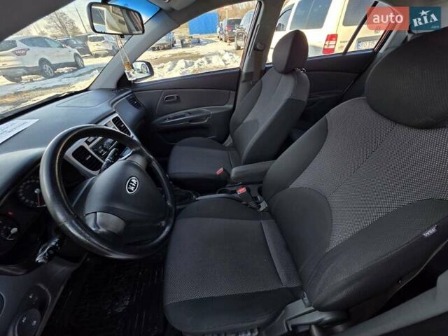 Оранжевый Киа Рио, объемом двигателя 1.4 л и пробегом 232 тыс. км за 3999 $, фото 16 на Automoto.ua