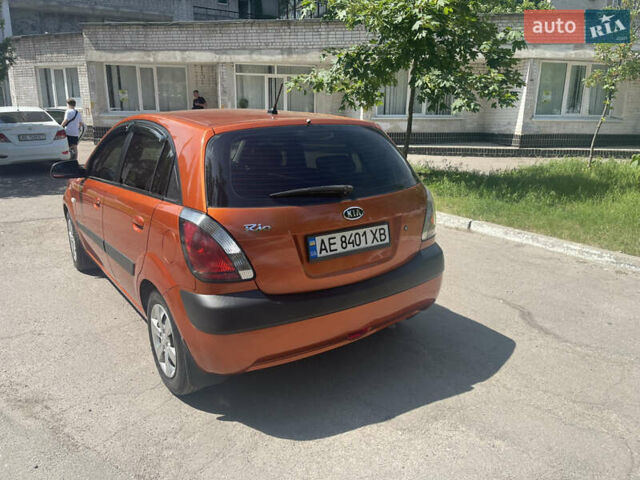Оранжевый Киа Рио, объемом двигателя 1.4 л и пробегом 133 тыс. км за 6700 $, фото 3 на Automoto.ua