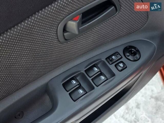 Оранжевый Киа Рио, объемом двигателя 1.4 л и пробегом 232 тыс. км за 3999 $, фото 19 на Automoto.ua