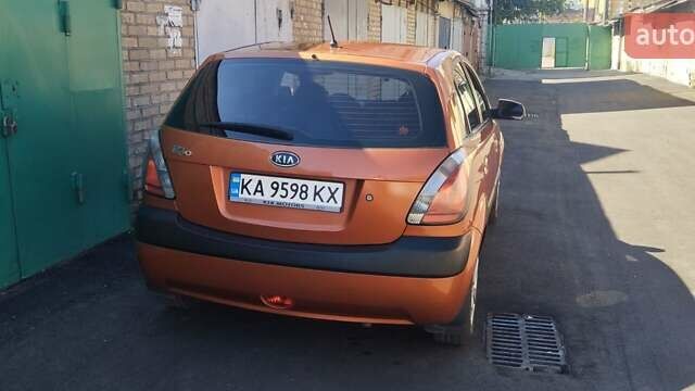 Помаранчевий Кіа Ріо, об'ємом двигуна 1.4 л та пробігом 164 тис. км за 5600 $, фото 9 на Automoto.ua