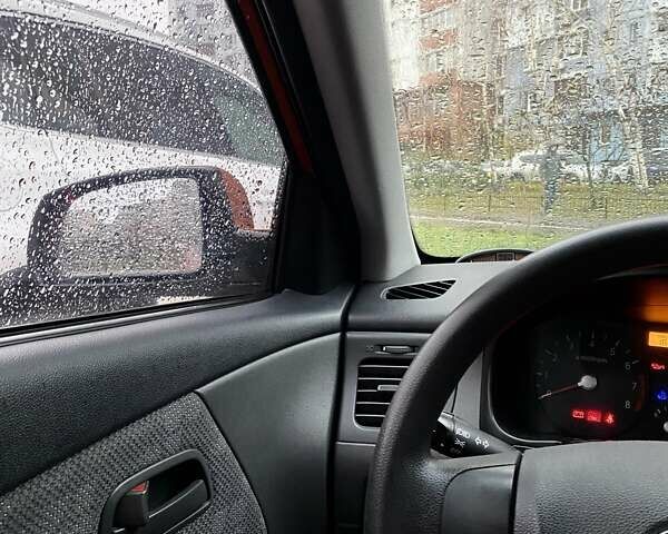 Оранжевый Киа Рио, объемом двигателя 1.4 л и пробегом 165 тыс. км за 4500 $, фото 8 на Automoto.ua