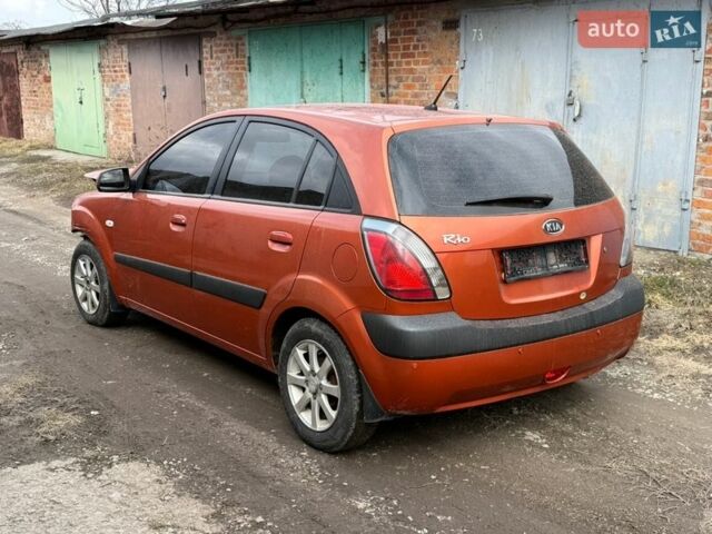 Оранжевый Киа Рио, объемом двигателя 1.4 л и пробегом 168 тыс. км за 3250 $, фото 3 на Automoto.ua
