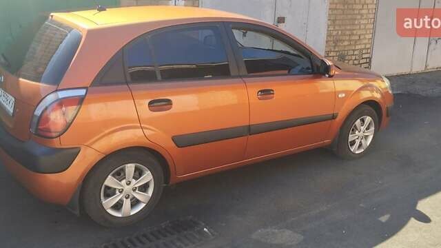 Помаранчевий Кіа Ріо, об'ємом двигуна 1.4 л та пробігом 164 тис. км за 5600 $, фото 5 на Automoto.ua