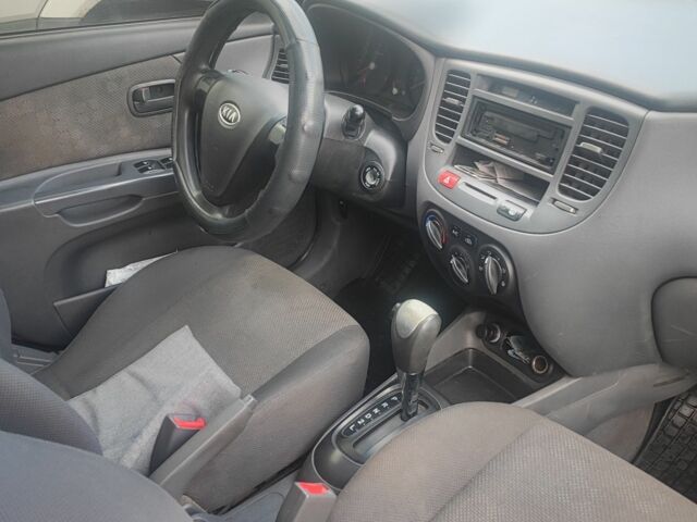 Оранжевый Киа Рио, объемом двигателя 1.4 л и пробегом 235 тыс. км за 5000 $, фото 5 на Automoto.ua