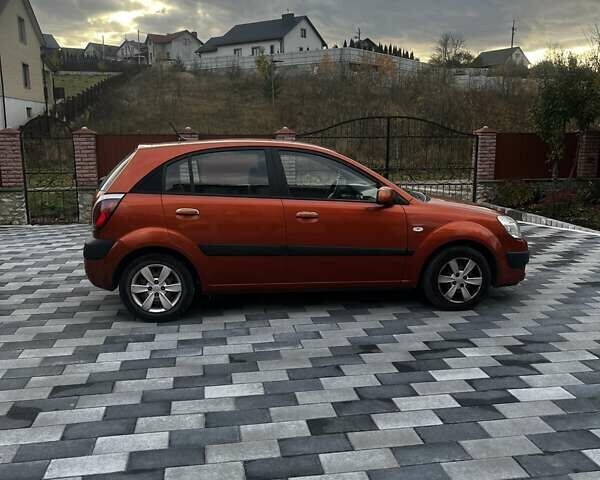 Кіа Ріо 2008 у Тернополі на Automoto.ua Помаранчевий Кіа Ріо, об'ємом двигуна 1.4 л та пробігом 230 тис. км за 3900 $, фото 4 на Automoto.ua
