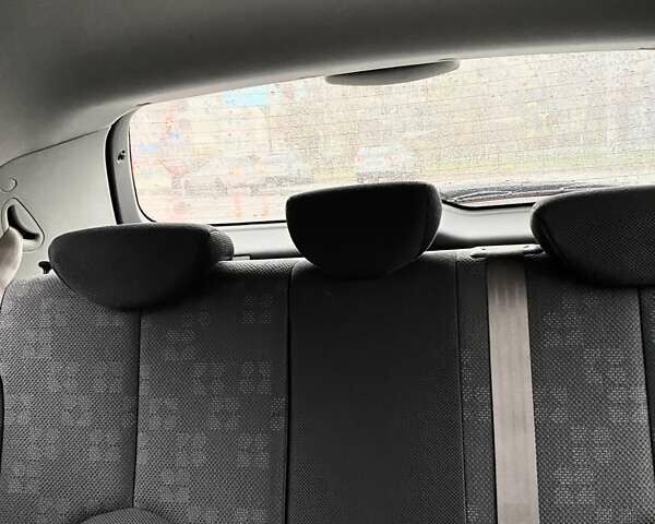 Оранжевый Киа Рио, объемом двигателя 1.4 л и пробегом 165 тыс. км за 4500 $, фото 6 на Automoto.ua