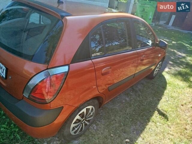 Оранжевый Киа Рио, объемом двигателя 1.4 л и пробегом 214 тыс. км за 4000 $, фото 3 на Automoto.ua