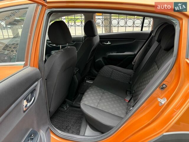 Оранжевый Киа Рио, объемом двигателя 1.59 л и пробегом 80 тыс. км за 13900 $, фото 14 на Automoto.ua