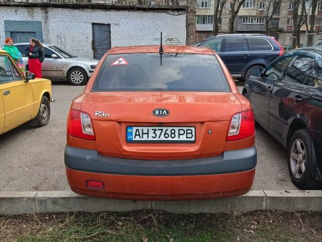 Помаранчевий Кіа Ріо, об'ємом двигуна 1.4 л та пробігом 241 тис. км за 5000 $, фото 2 на Automoto.ua