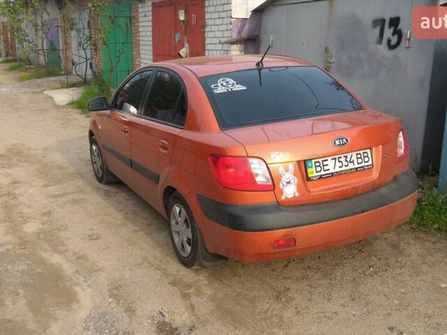 Помаранчевий Кіа Ріо, об'ємом двигуна 1.34 л та пробігом 138 тис. км за 5500 $, фото 6 на Automoto.ua