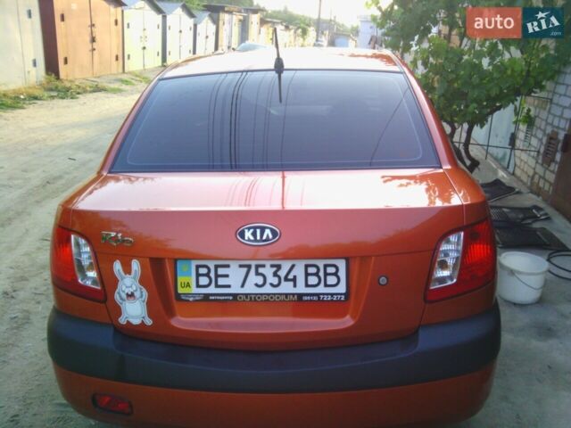 Помаранчевий Кіа Ріо, об'ємом двигуна 1.34 л та пробігом 138 тис. км за 5500 $, фото 3 на Automoto.ua
