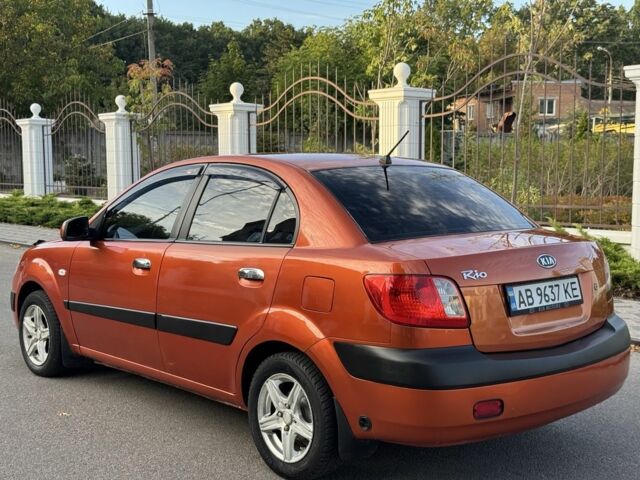 Помаранчевий Кіа Ріо, об'ємом двигуна 1.4 л та пробігом 152 тис. км за 4651 $, фото 4 на Automoto.ua