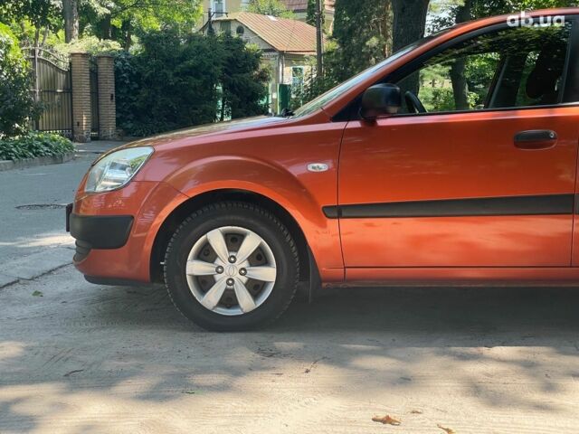 Помаранчевий Кіа Ріо, об'ємом двигуна 1.4 л та пробігом 124 тис. км за 4390 $, фото 10 на Automoto.ua