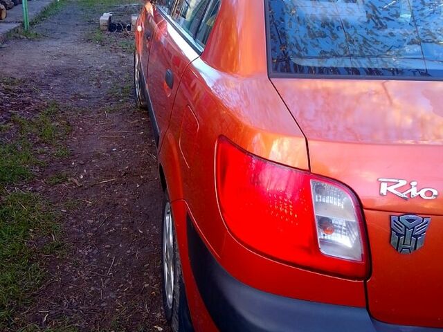 Оранжевый Киа Рио, объемом двигателя 1.4 л и пробегом 0 тыс. км за 3600 $, фото 1 на Automoto.ua