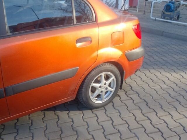 Оранжевый Киа Рио, объемом двигателя 1.4 л и пробегом 447 тыс. км за 4200 $, фото 8 на Automoto.ua