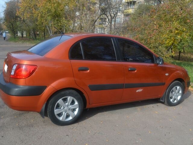 Помаранчевий Кіа Ріо, об'ємом двигуна 1.4 л та пробігом 122 тис. км за 6300 $, фото 6 на Automoto.ua