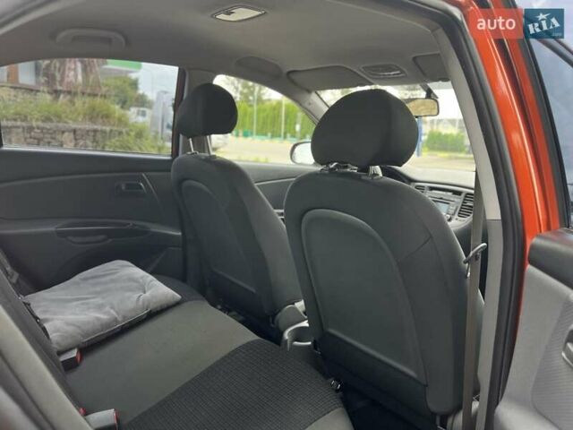 Оранжевый Киа Рио, объемом двигателя 0 л и пробегом 123 тыс. км за 4500 $, фото 22 на Automoto.ua