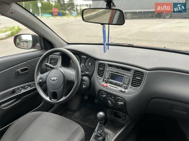 Оранжевый Киа Рио, объемом двигателя 0 л и пробегом 123 тыс. км за 4500 $, фото 9 на Automoto.ua