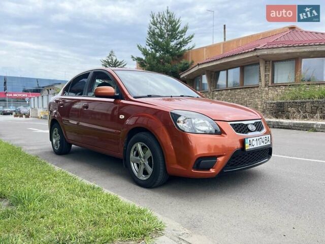 Оранжевый Киа Рио, объемом двигателя 0 л и пробегом 123 тыс. км за 5400 $, фото 2 на Automoto.ua