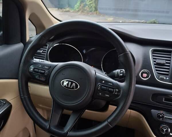 Белый Киа Седона, объемом двигателя 3.34 л и пробегом 165 тыс. км за 14100 $, фото 15 на Automoto.ua