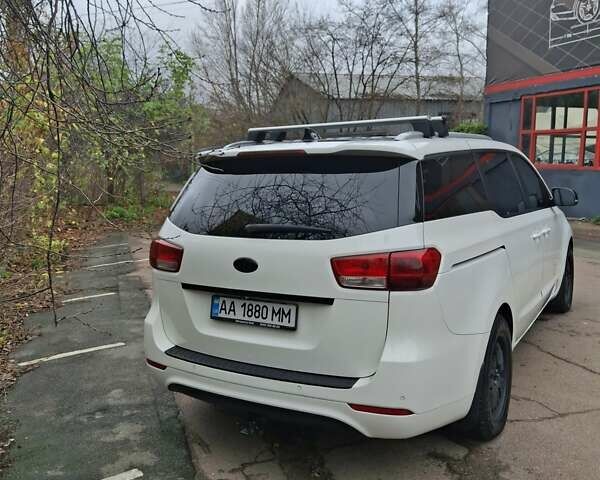Белый Киа Седона, объемом двигателя 3.34 л и пробегом 165 тыс. км за 14100 $, фото 6 на Automoto.ua